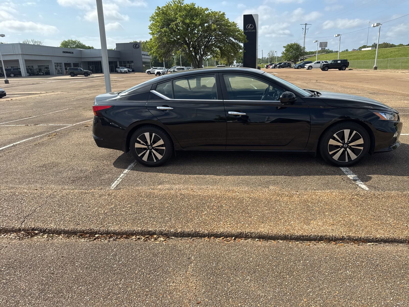 Used 2022 Nissan Altima 2.5 SV image 4