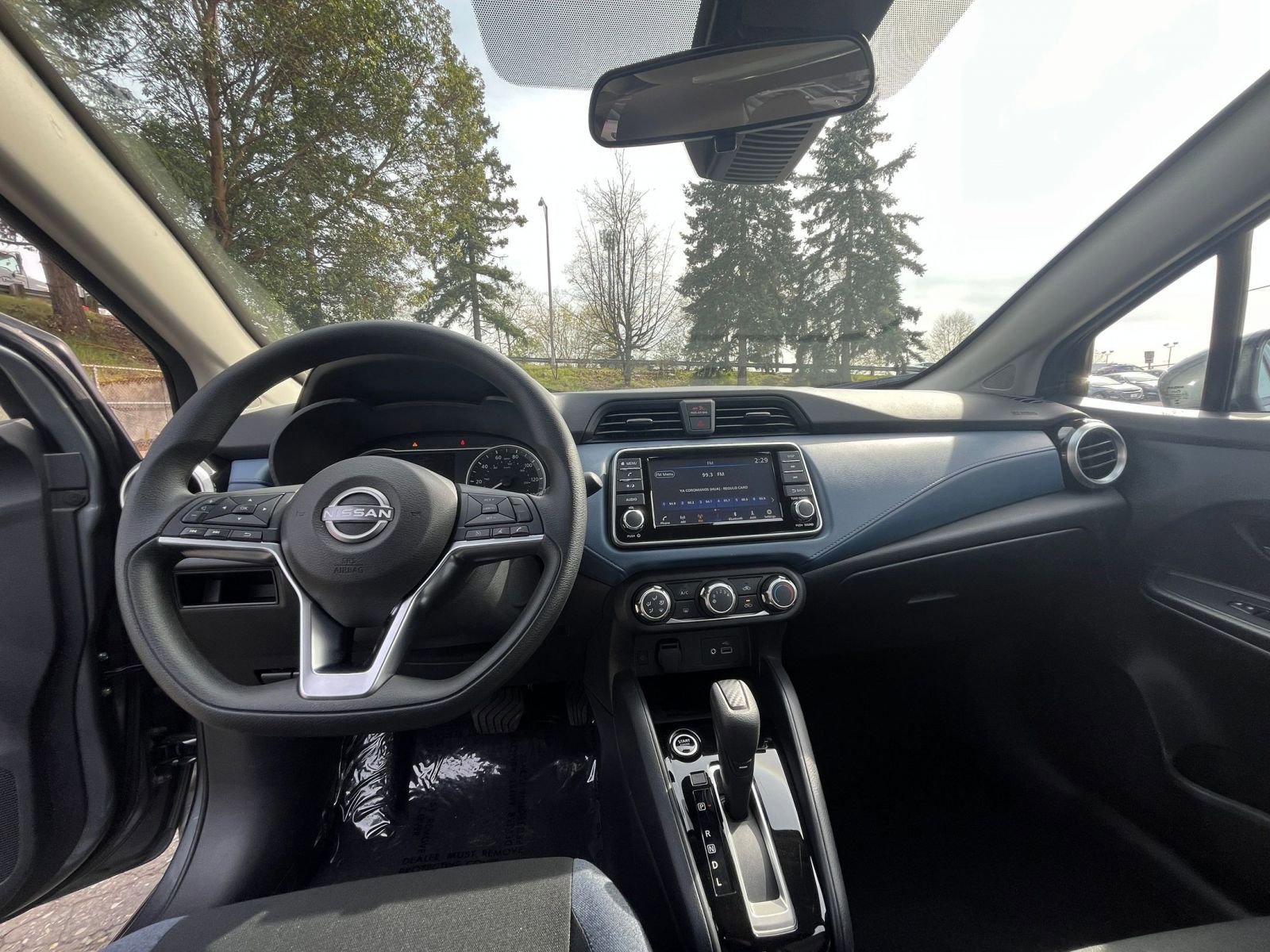 Used 2025 Nissan Versa SV image 33