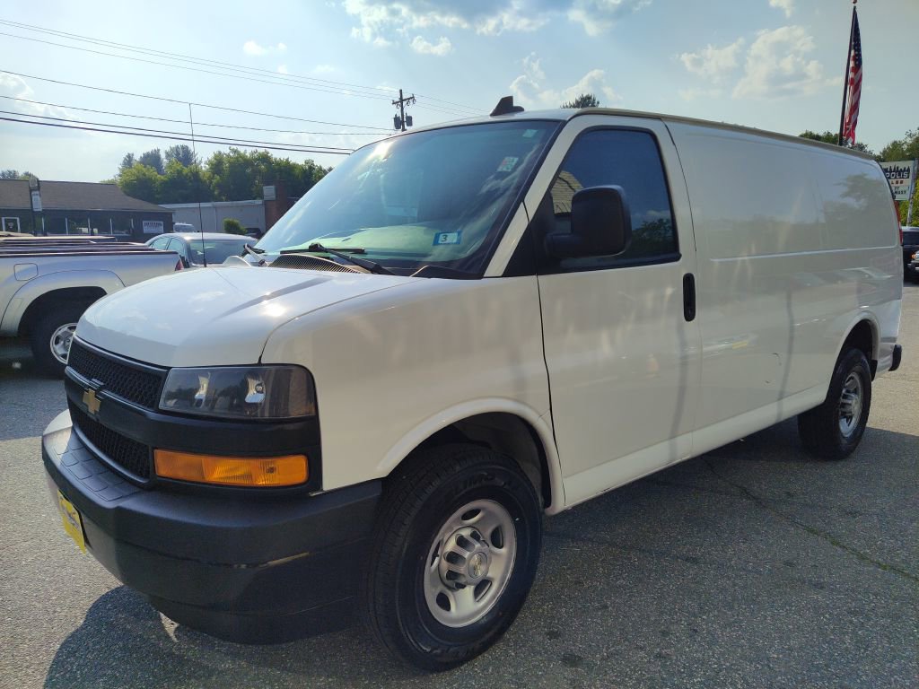 Used 2021 Chevrolet Express 2500 w/ Driver Convenience Package RWD image 4
