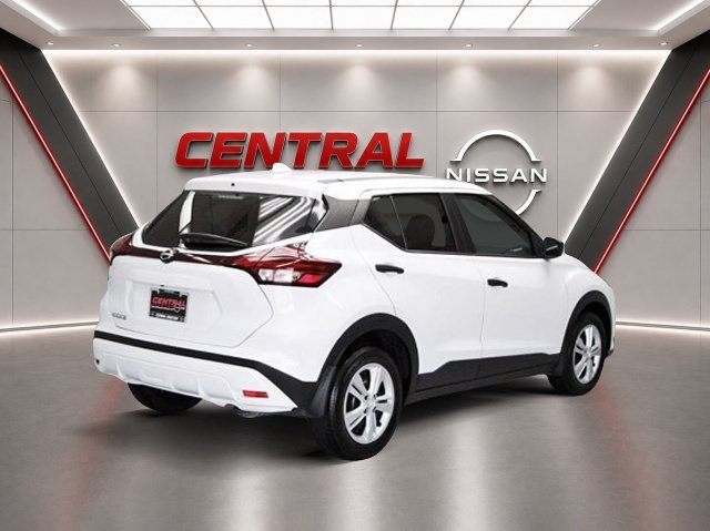 Used 2025 Nissan Kicks Play S FWD image 4