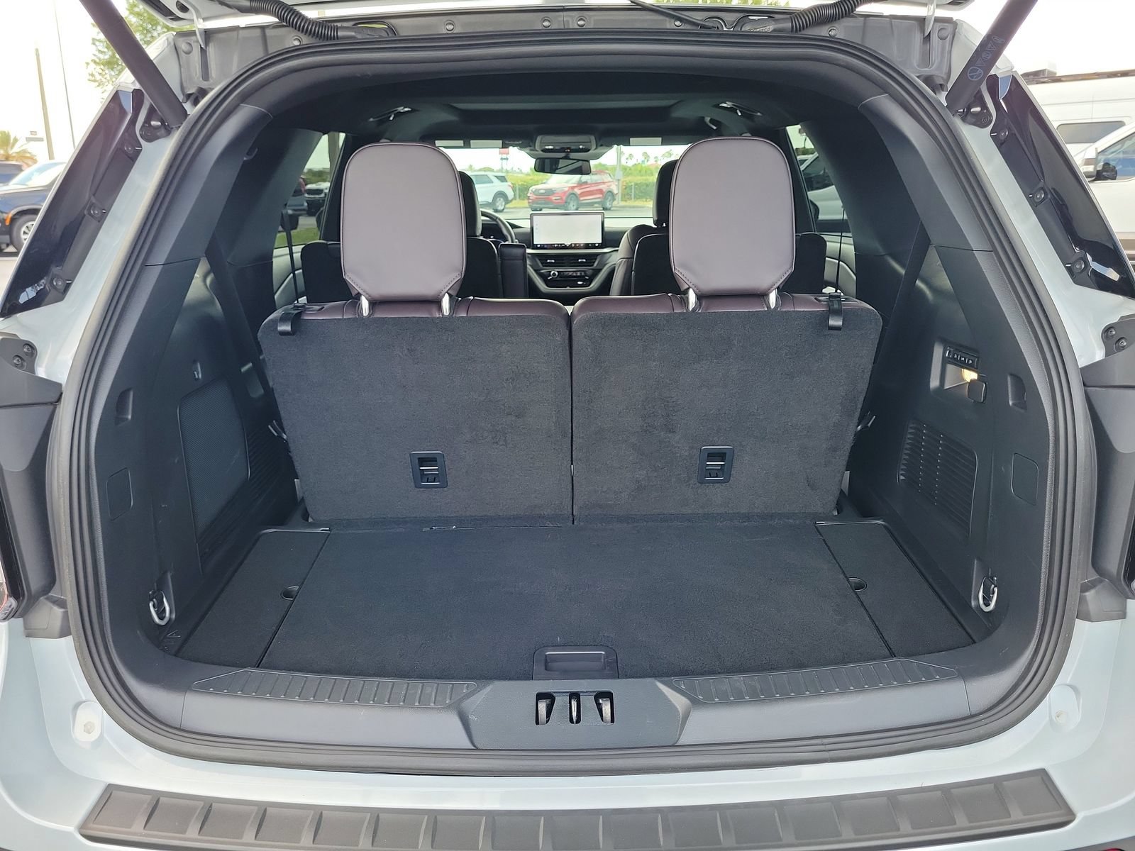 Certified 2025 Ford Explorer Platinum w/ Ultimate Package RWD image 7