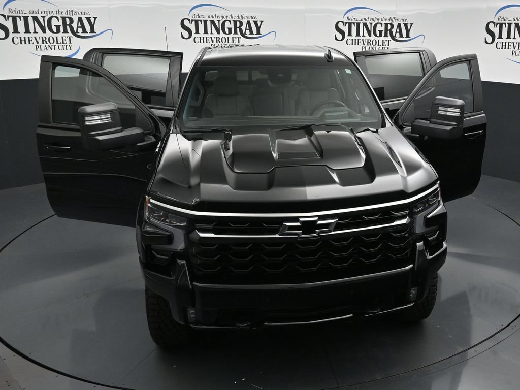 Used 2025 Chevrolet Silverado 1500 ZR2 w/ Technology Package AWD/4WD image 34