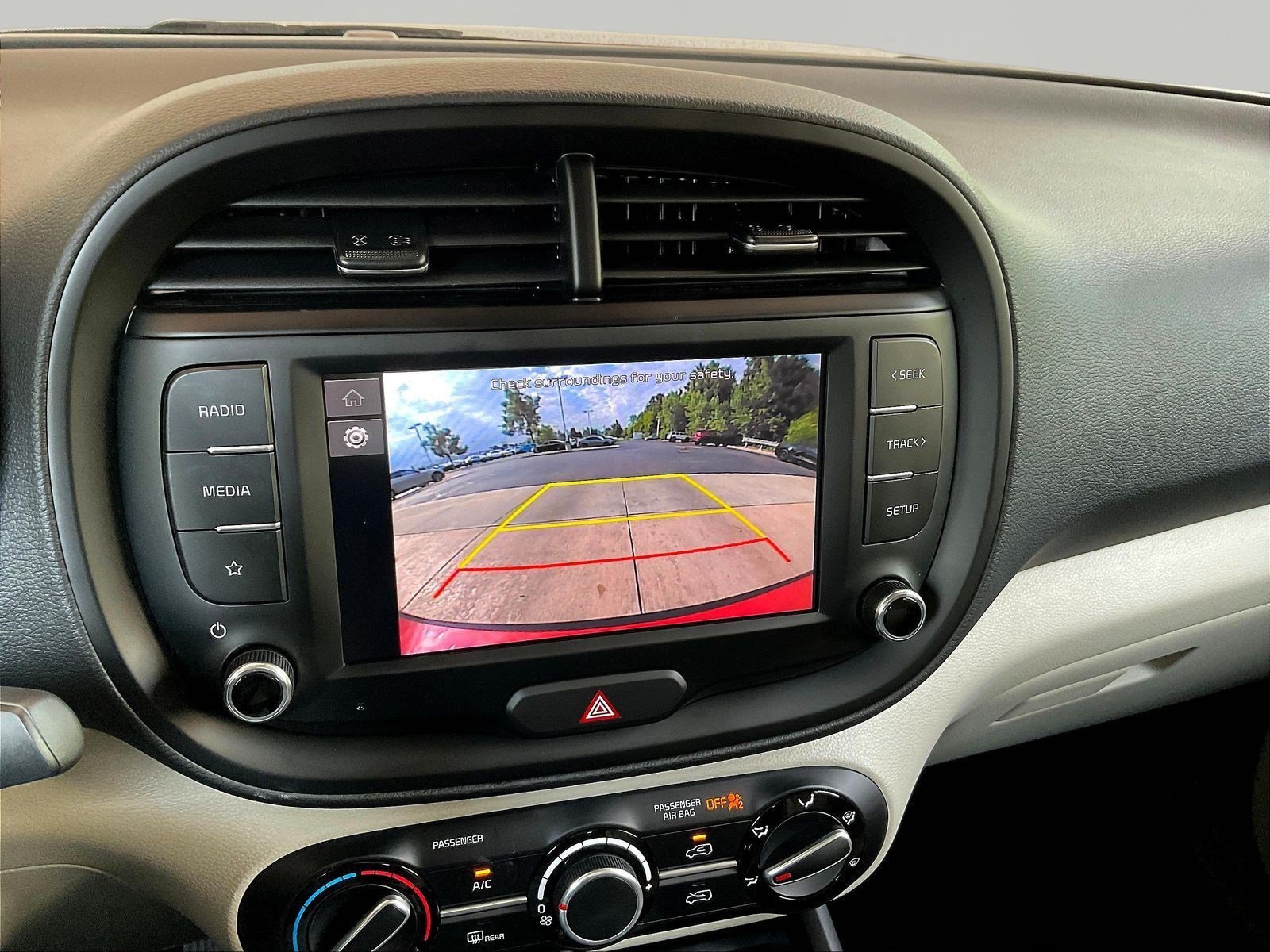 Used 2025 Kia Soul LX w/ LX Technology Package FWD image 13