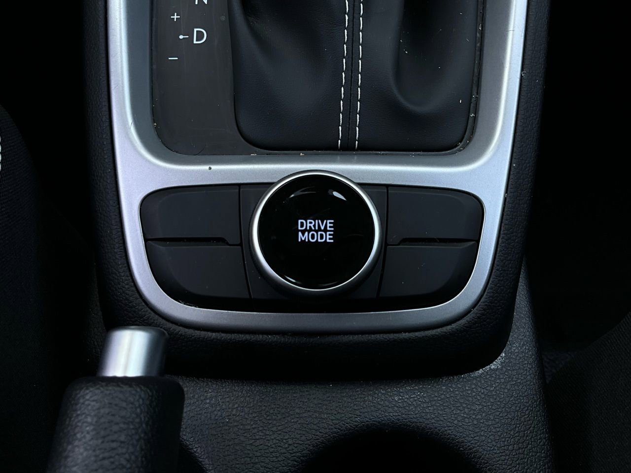 Used 2025 Hyundai Venue SEL image 23