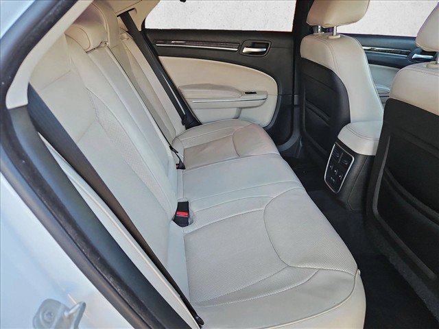 Used 2015 Chrysler 300 C RWD image 14