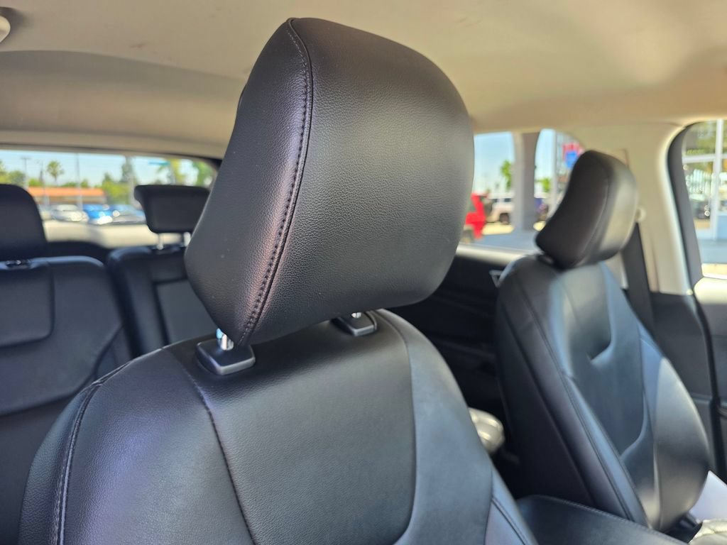 Used 2022 Ford Edge Titanium AWD/4WD image 20