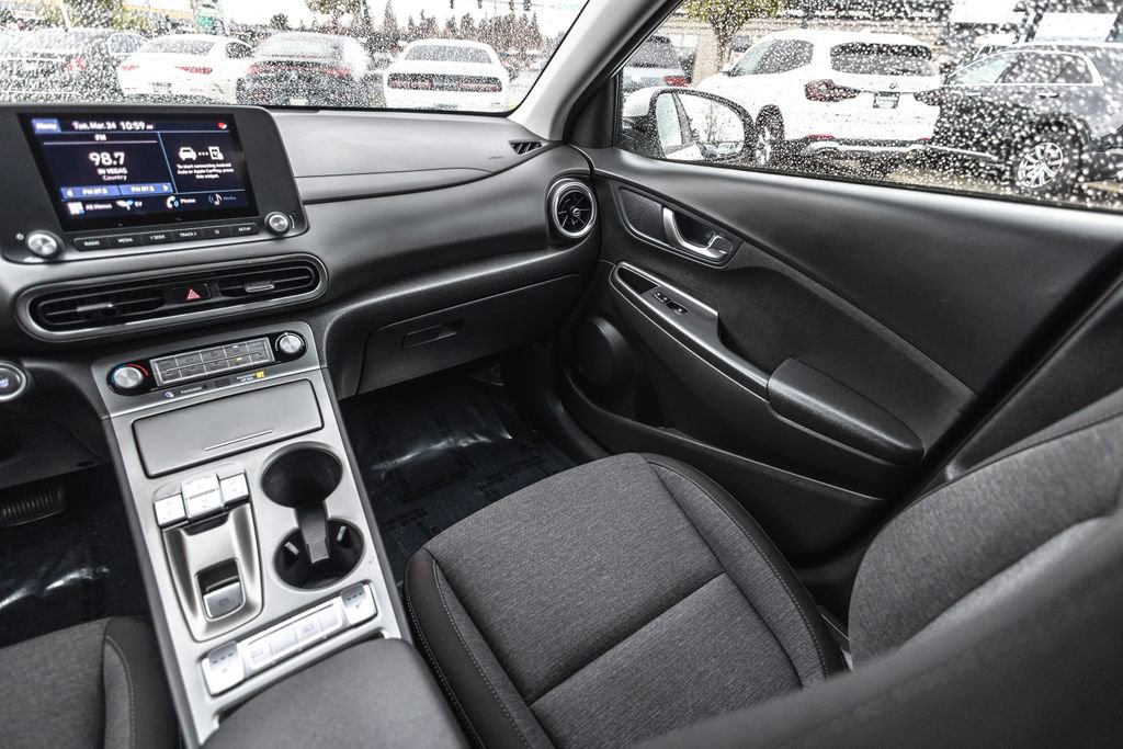 Used 2023 Hyundai Kona SE w/ Cargo Package image 27