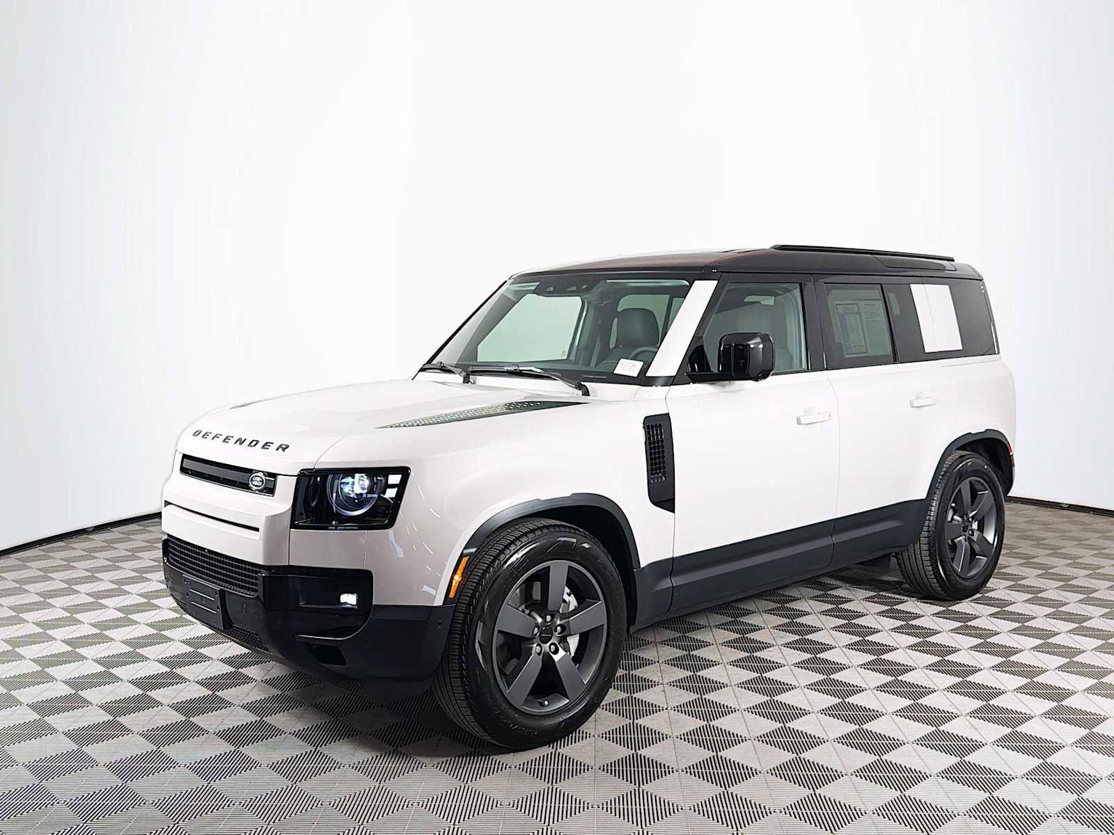 Used 2026 Land Rover Defender 110 S image 1