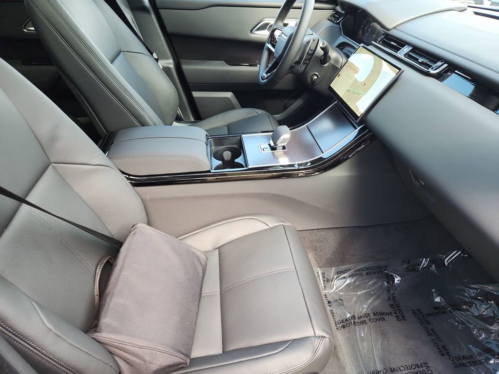 New 2026 Land Rover Range Rover Velar Dynamic SE image 3
