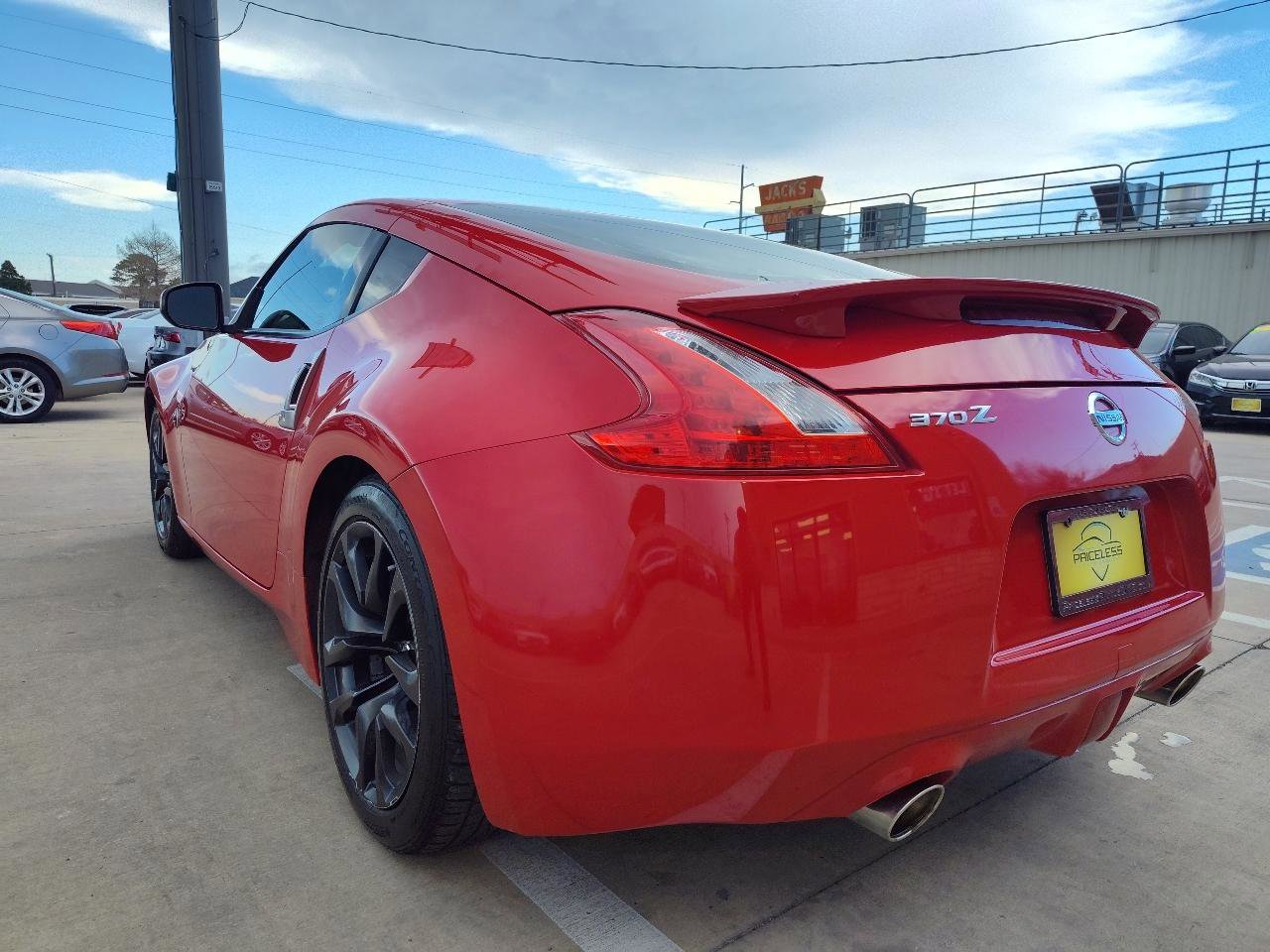 Used 2015 Nissan 370Z Coupe image 6