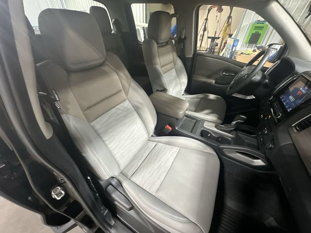 Used 2023 Nissan Frontier SV w/ Technology Package AWD/4WD image 32