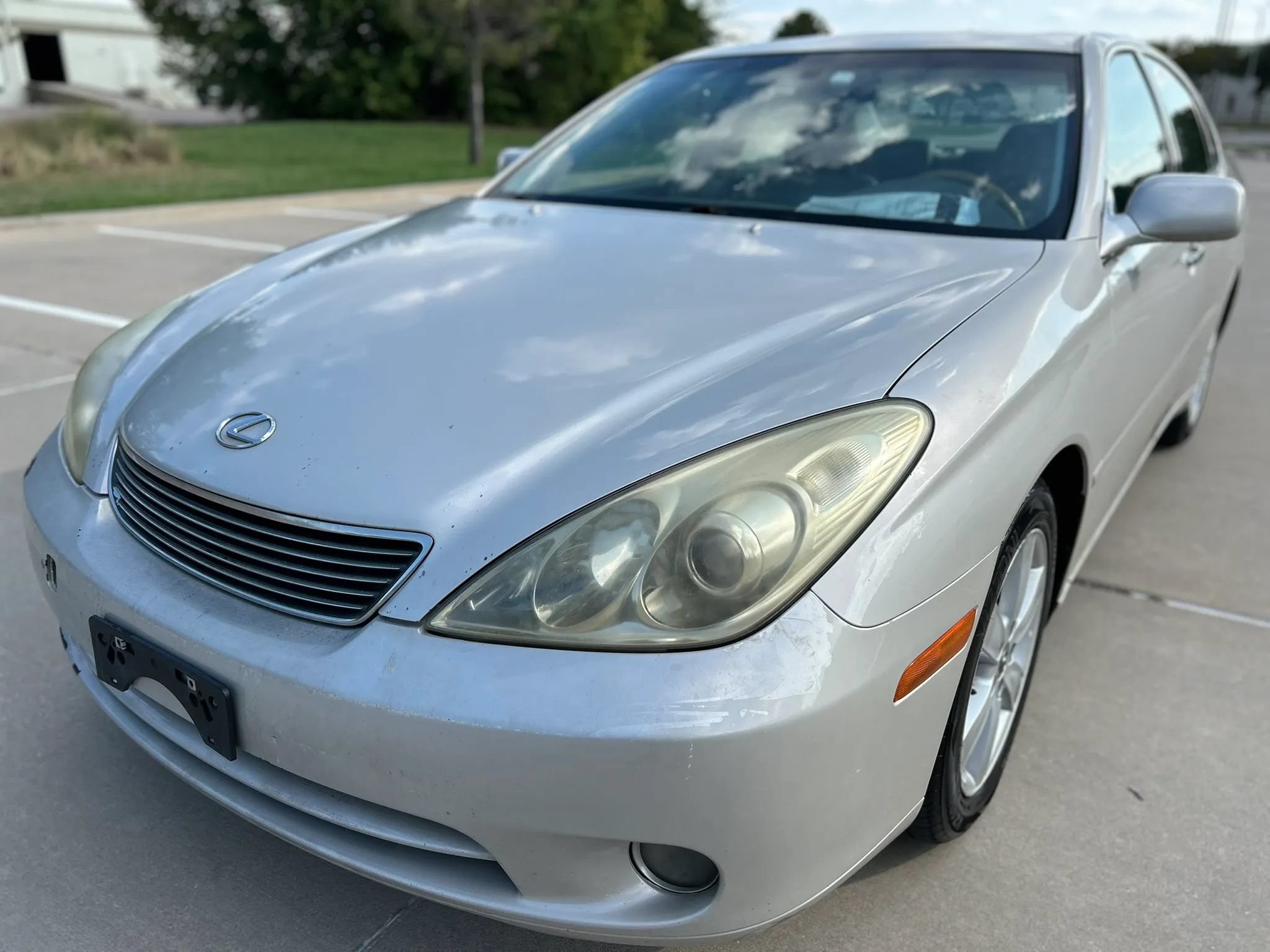 Used 2005 Lexus ES 330 FWD image 2