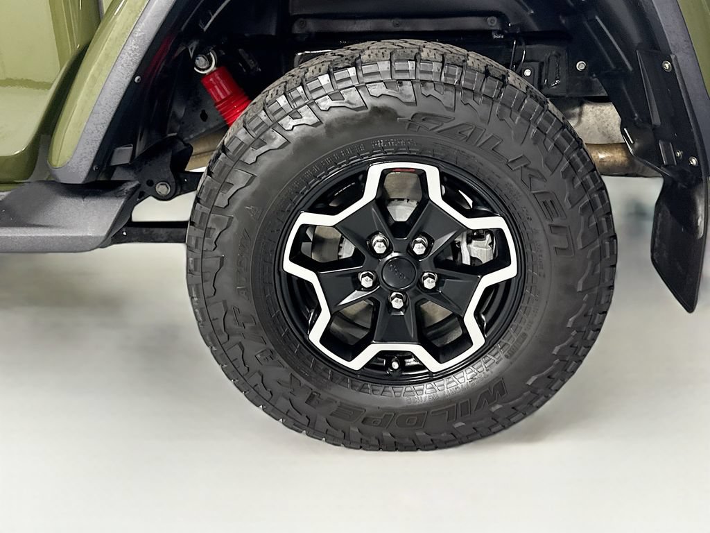 Used 2023 Jeep Gladiator Rubicon w/ LED Lighting Group AWD/4WD image 31