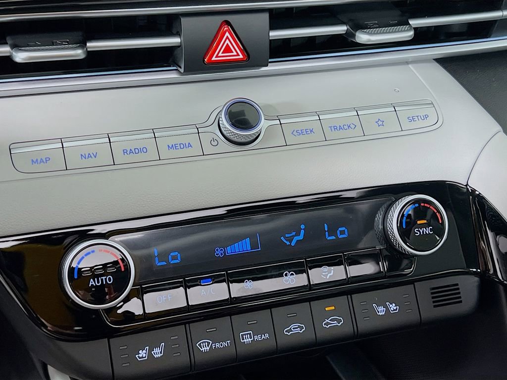 New 2025 Hyundai Elantra Limited image 14