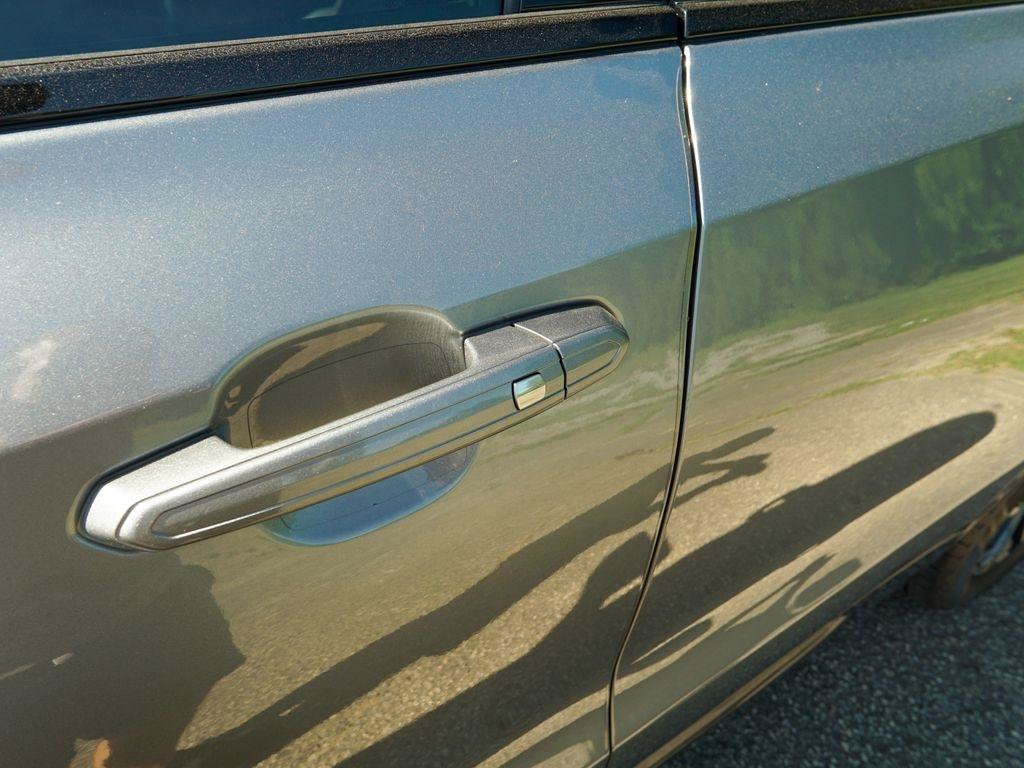Used 2024 Cadillac XT4 Sport FWD image 8