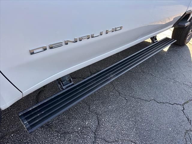 Certified 2025 GMC Sierra 2500 Denali Ultimate AWD/4WD image 12