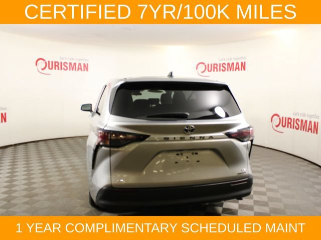 Used 2024 Toyota Sienna LE AWD/4WD image 11