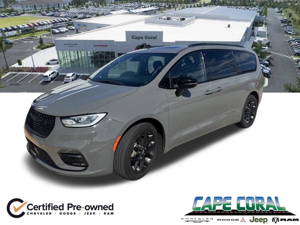 Used 2025 Chrysler Pacifica Limited