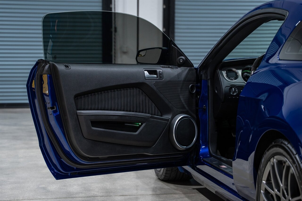 Used 2013 Ford Mustang Shelby GT500 RWD image 21