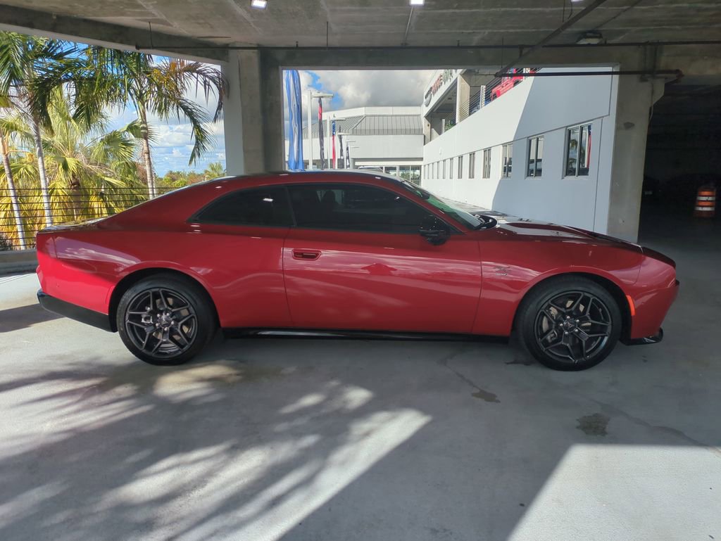 Used 2024 Dodge Charger R/T w/ Plus Group image 4