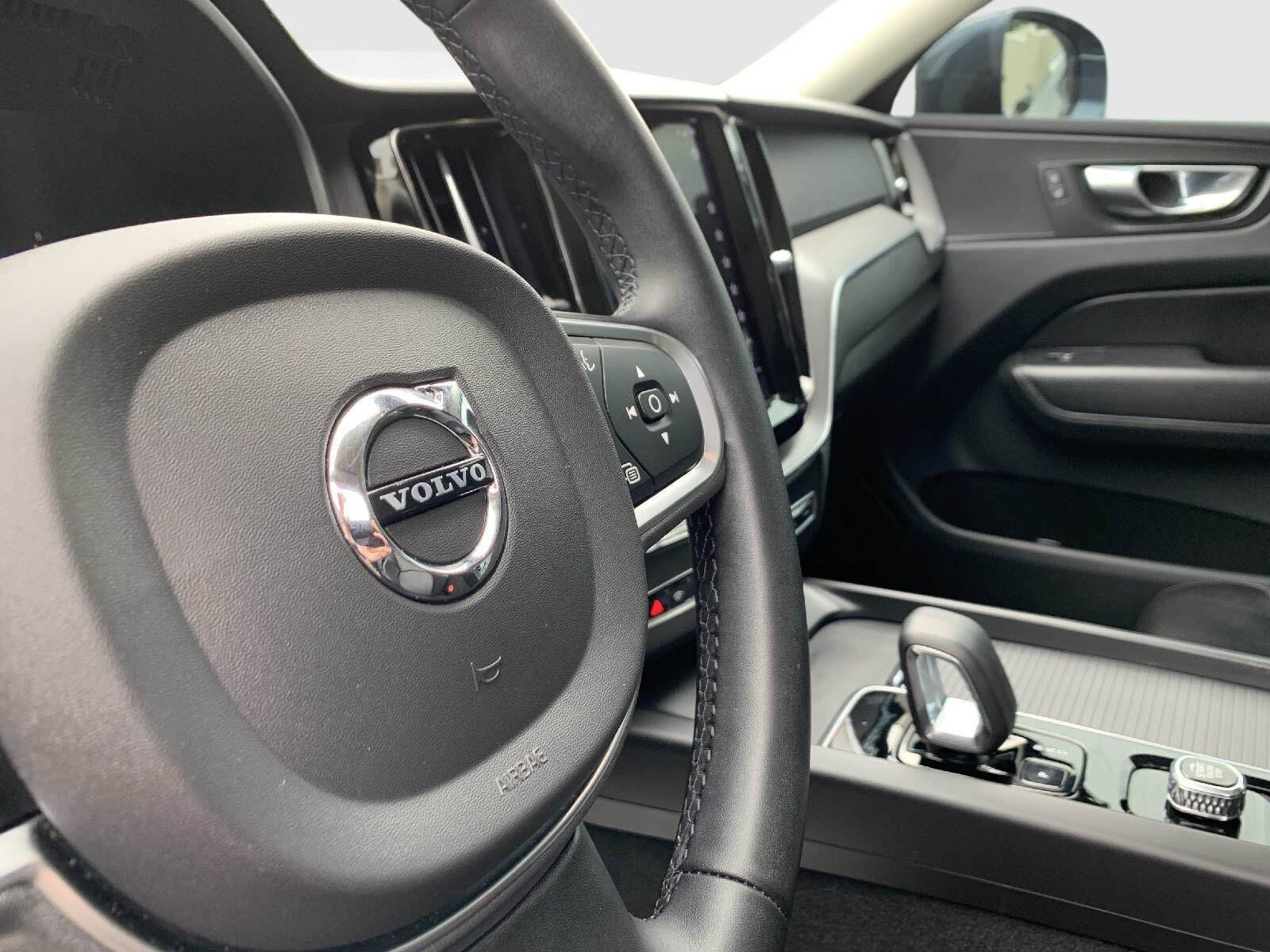 Used 2023 Volvo XC60 B5 Core w/ Climate Package AWD/4WD image 42