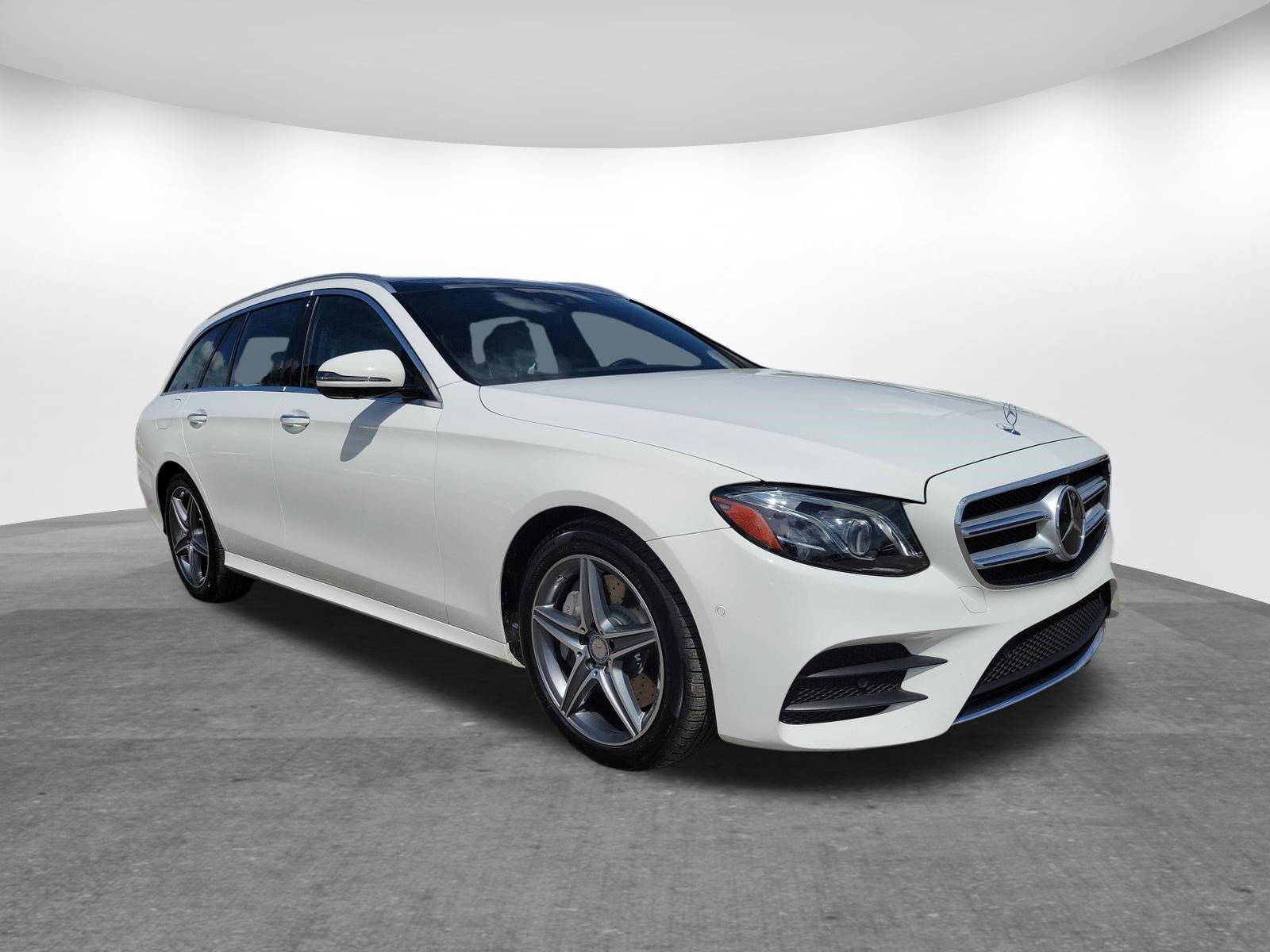 Used 2017 Mercedes-Benz E 400 4MATIC Wagon image 18