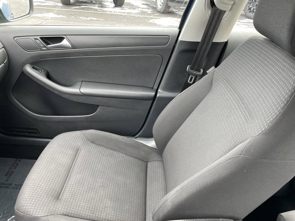 Used 2016 Volkswagen Jetta S image 17
