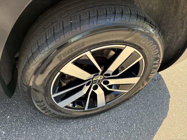 Used 2023 Volkswagen Atlas SE image 12