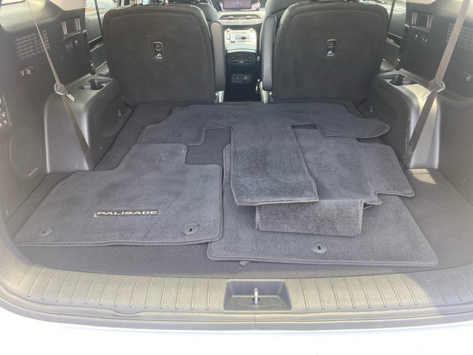 Used 2022 Hyundai Palisade Limited FWD image 19