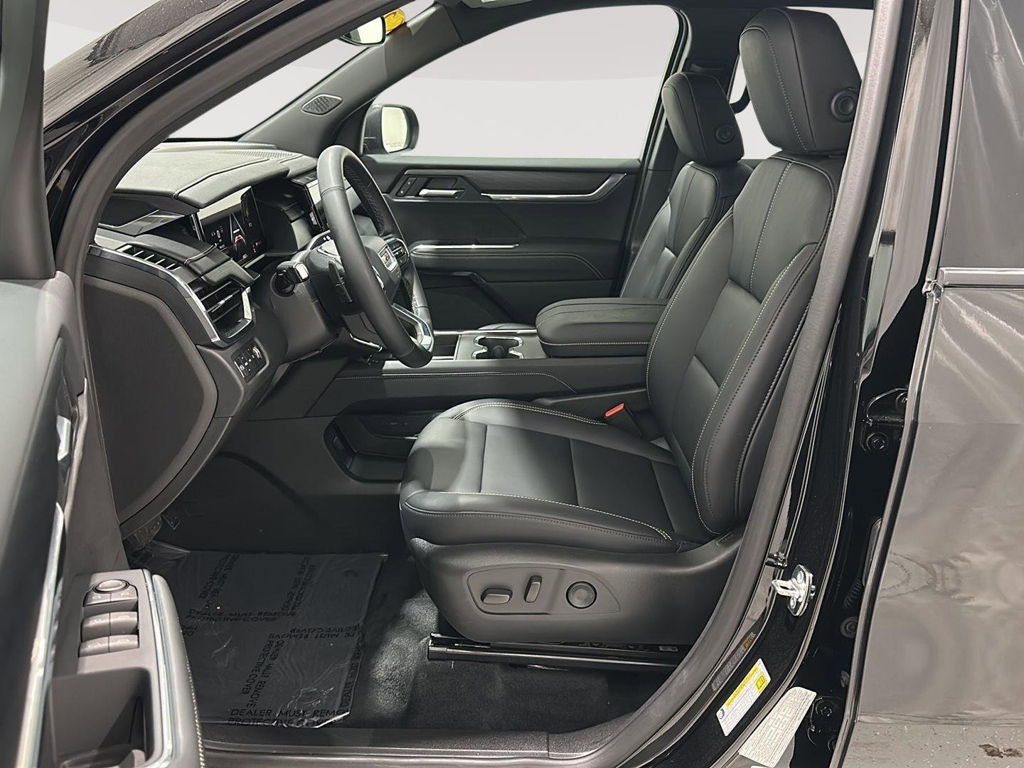 Used 2025 GMC Acadia Elevation w/ Elevation Premium Package image 7