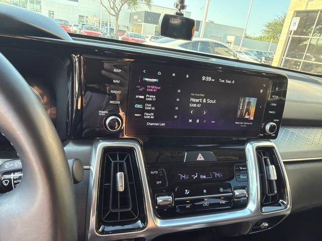 Certified 2023 Kia Sorento SX FWD image 11