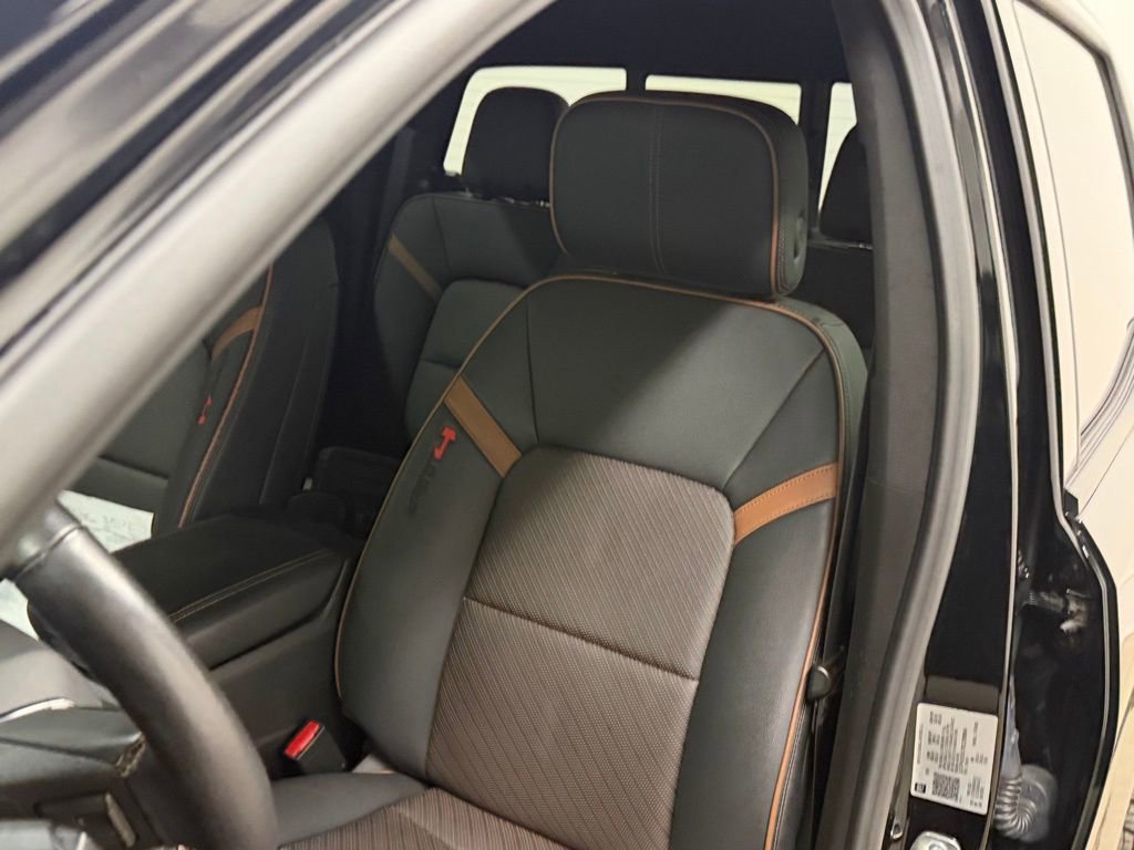 Used 2024 GMC Canyon AT4 w/ AT4 Premium Package image 43