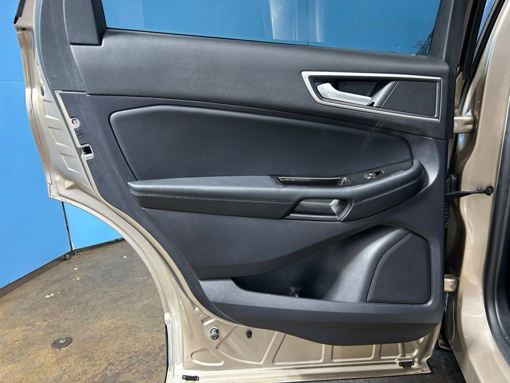 Used 2020 Ford Edge SEL w/ Convenience Package FWD image 39