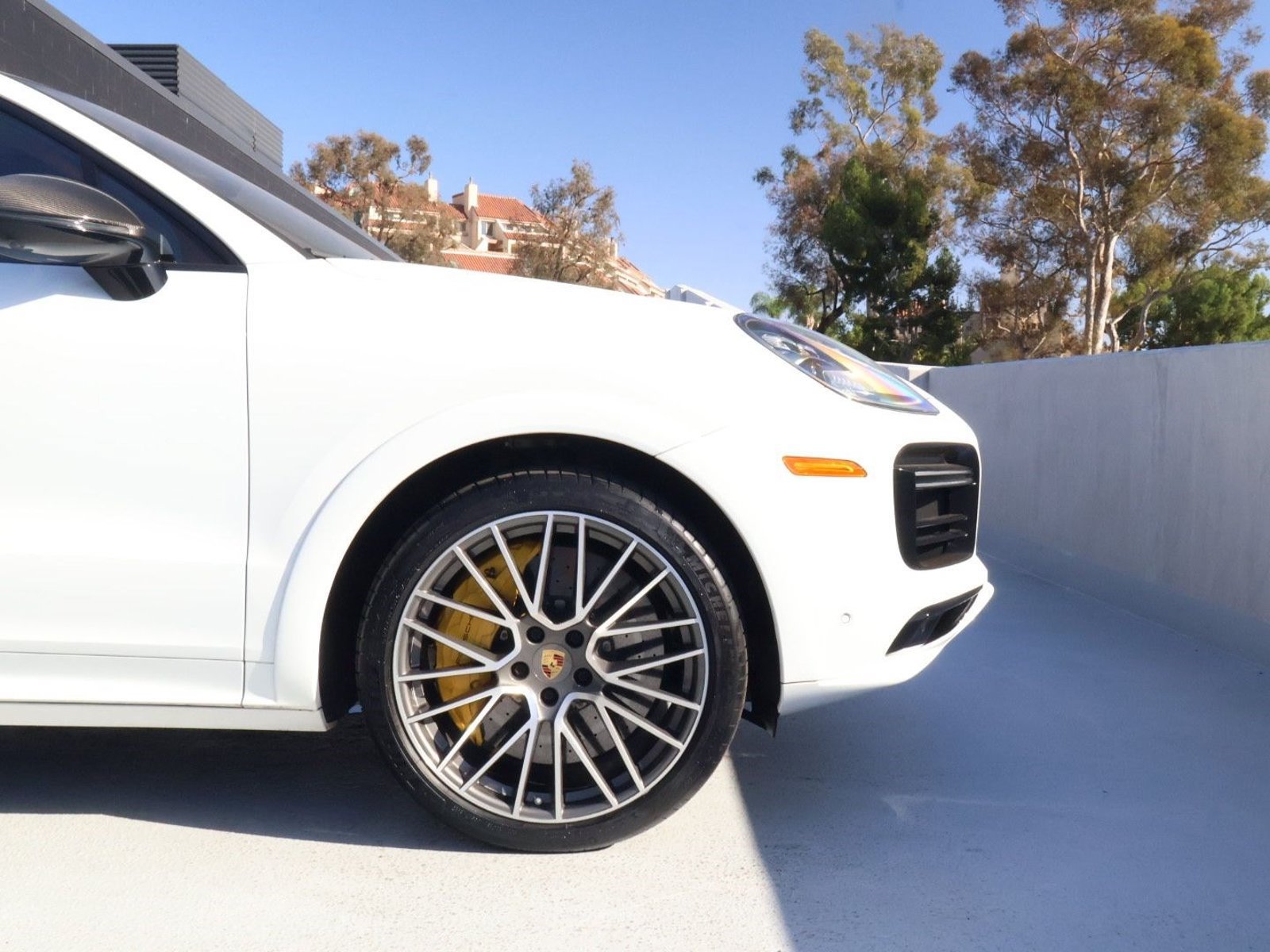 Certified 2022 Porsche Cayenne Turbo AWD/4WD image 11