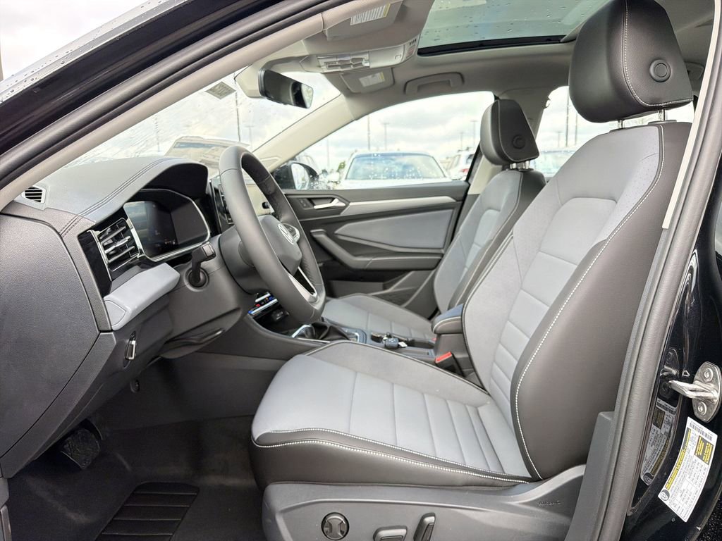 New 2026 Volkswagen Jetta SE image 7