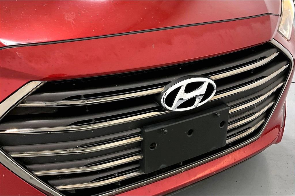 Used 2017 Hyundai Elantra Limited w/ Limited Tech Package 04 image 36