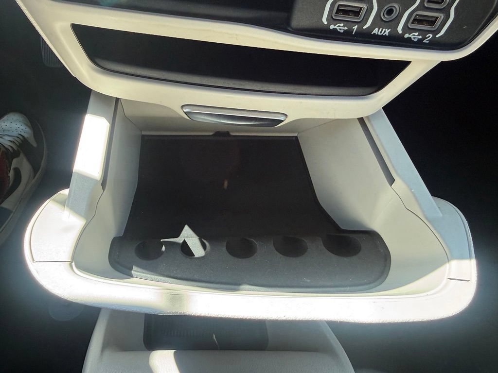 Used 2023 Chrysler Voyager LX FWD image 23