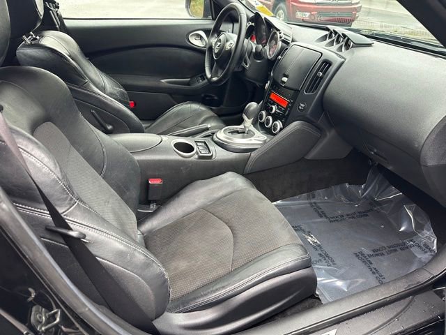 Used 2014 Nissan 370Z Touring RWD image 10