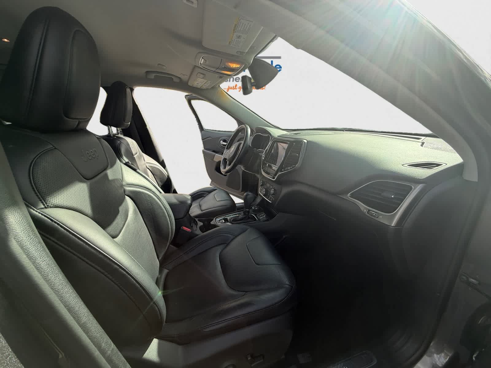Used 2019 Jeep Cherokee Limited AWD/4WD image 22