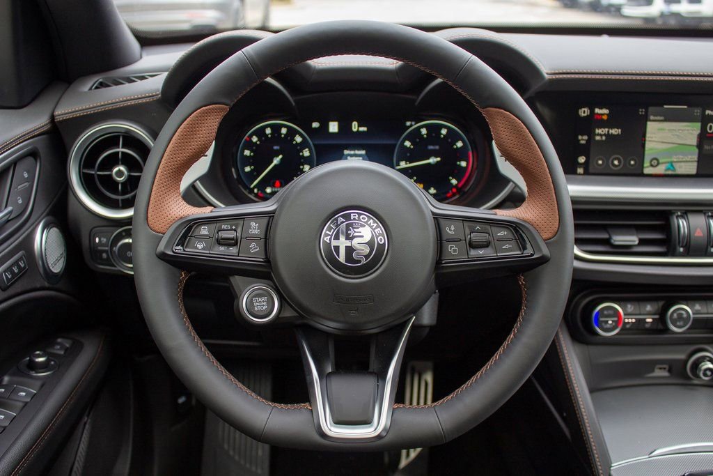 New 2025 Alfa Romeo Stelvio Sprint image 14