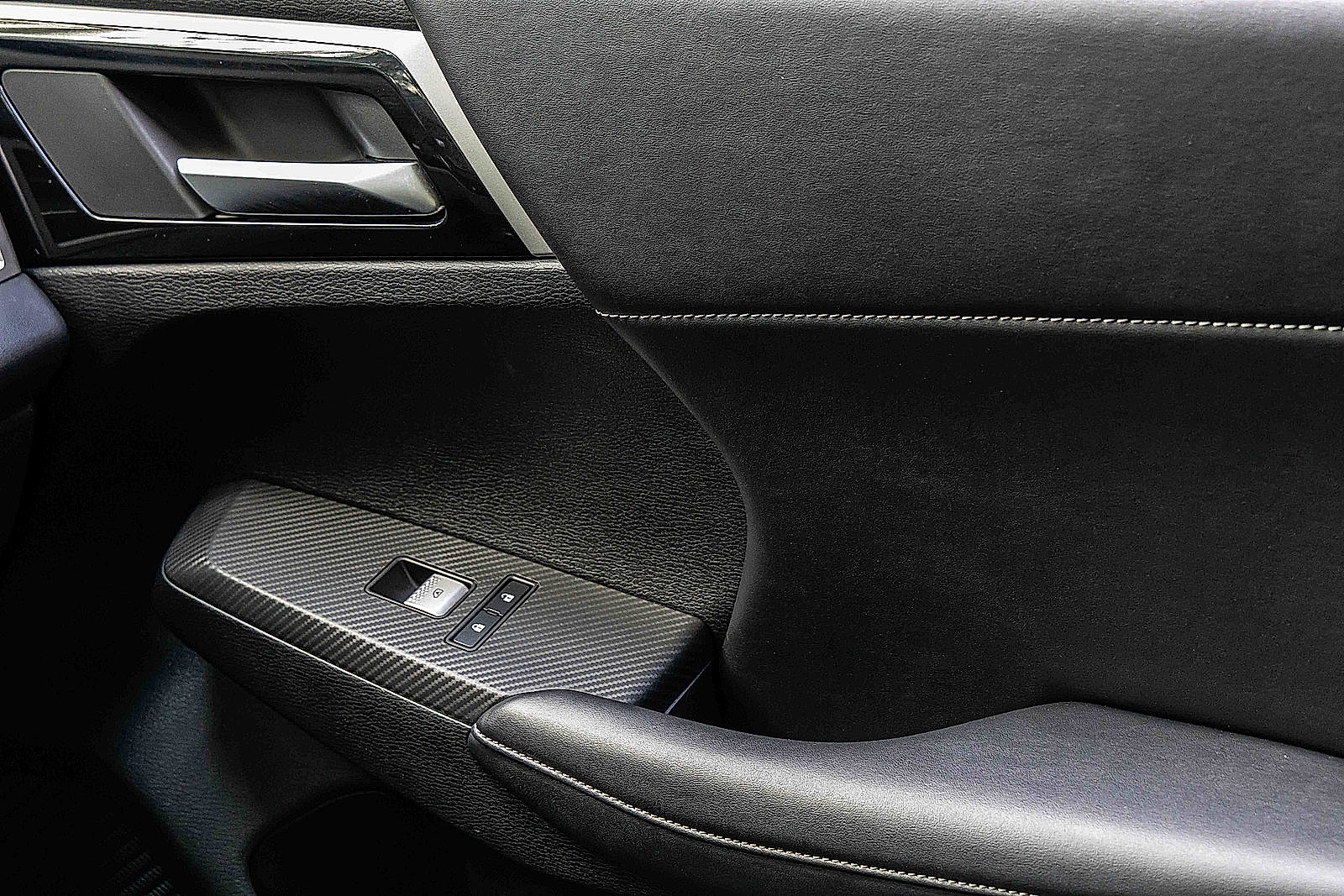 Used 2024 Mitsubishi Outlander AWD image 16