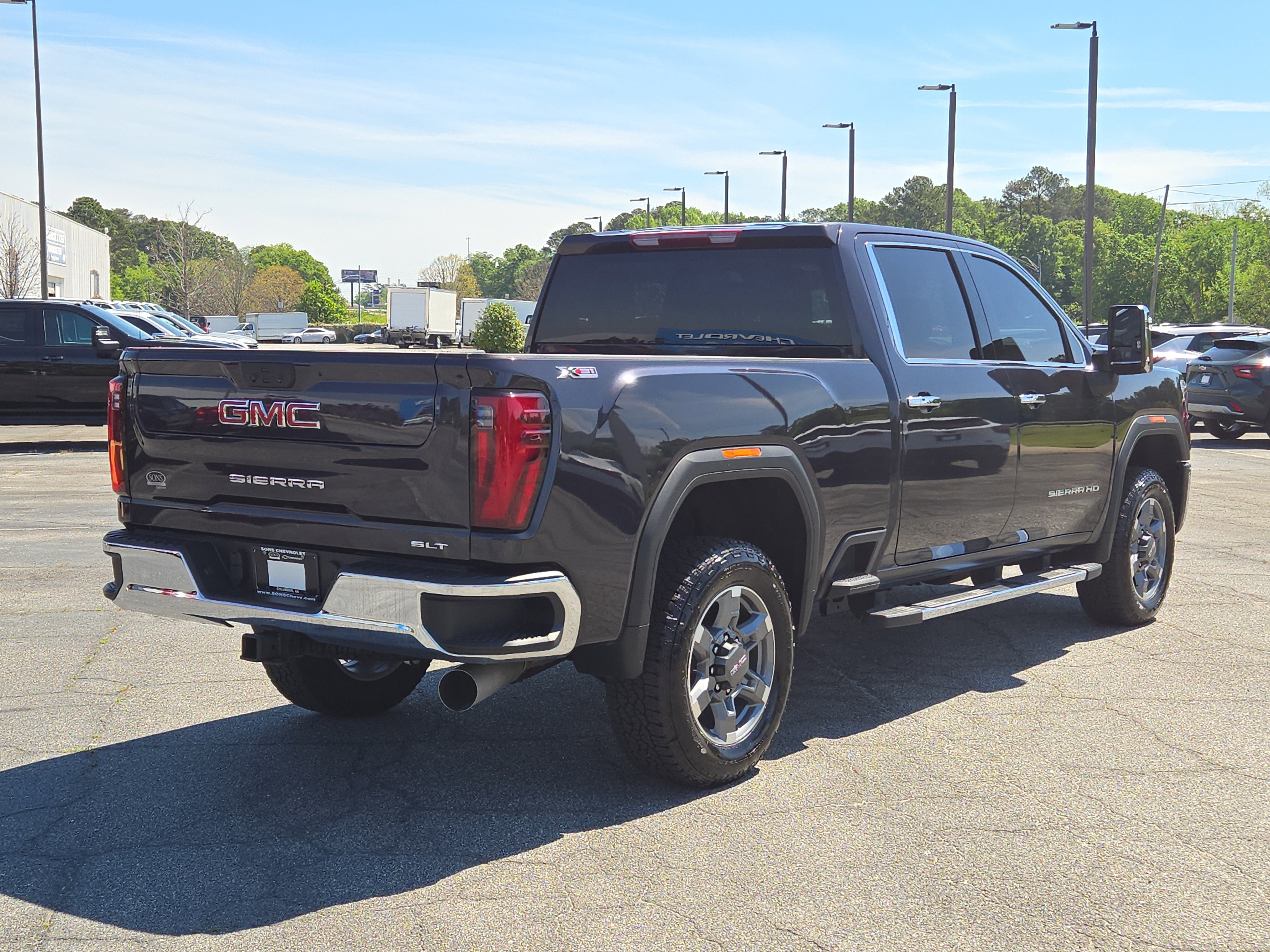 Used 2025 GMC Sierra 2500 SLT w/ SLT Convenience Package AWD/4WD image 9