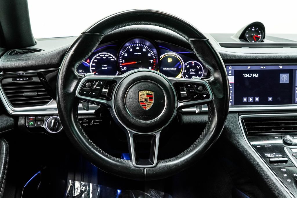 Used 2020 Porsche Panamera RWD image 23