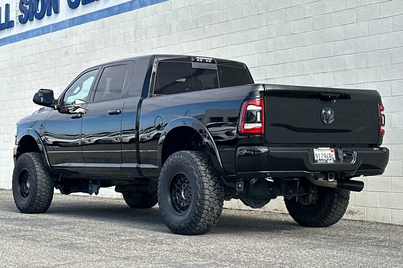 Used 2020 RAM 2500 Laramie w/ Night Edition AWD/4WD image 6