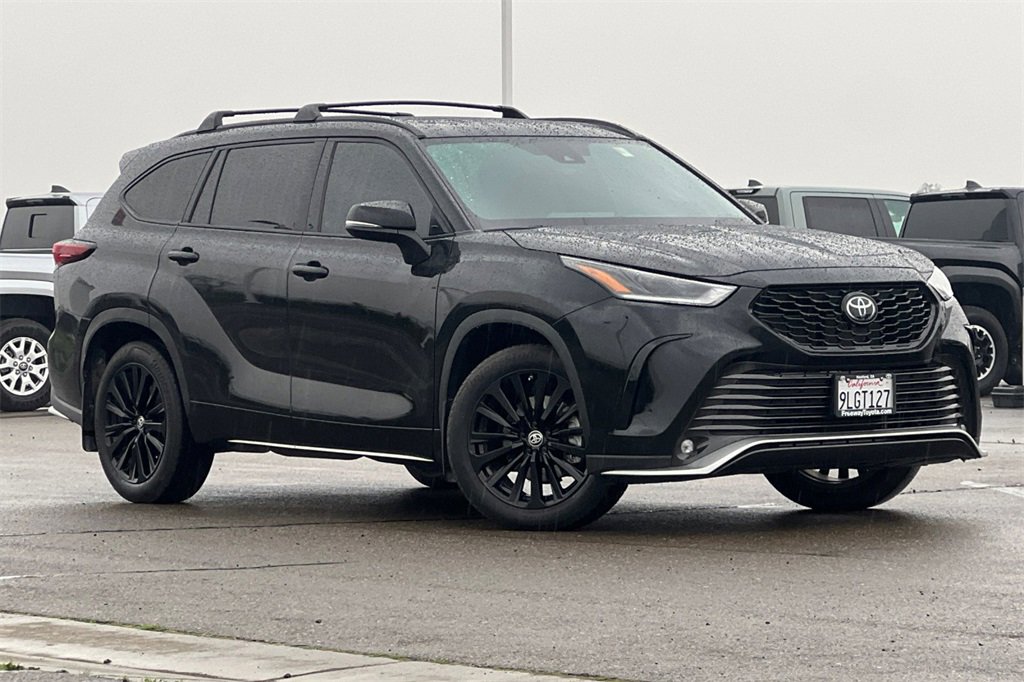Certified 2024 Toyota Highlander XSE image 2