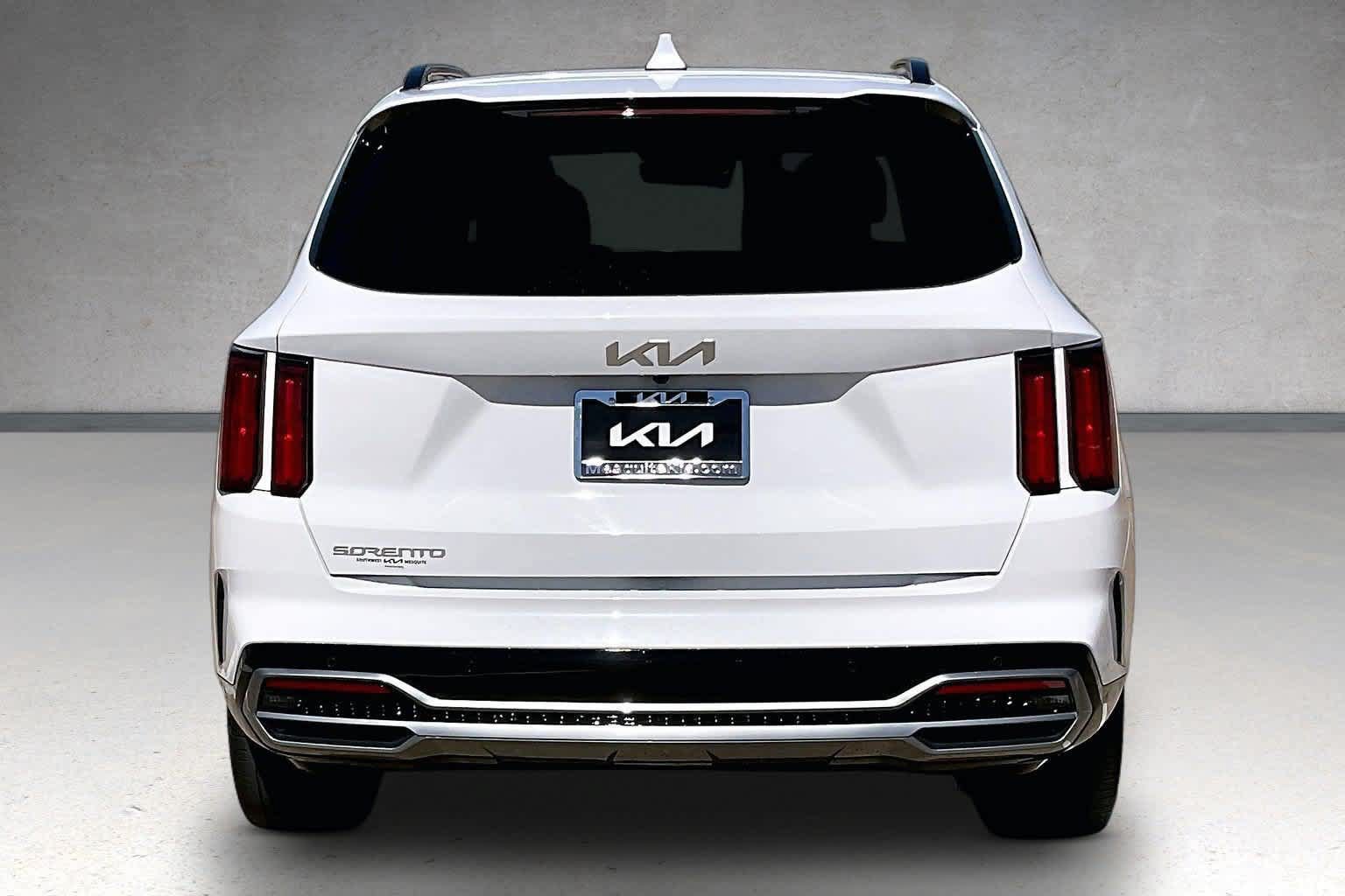 Certified 2023 Kia Sorento SX FWD image 5