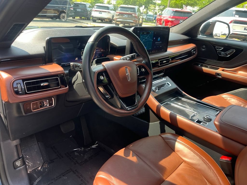 Used 2025 Lincoln Aviator Reserve w/ Jet Appearance Package AWD/4WD image 26