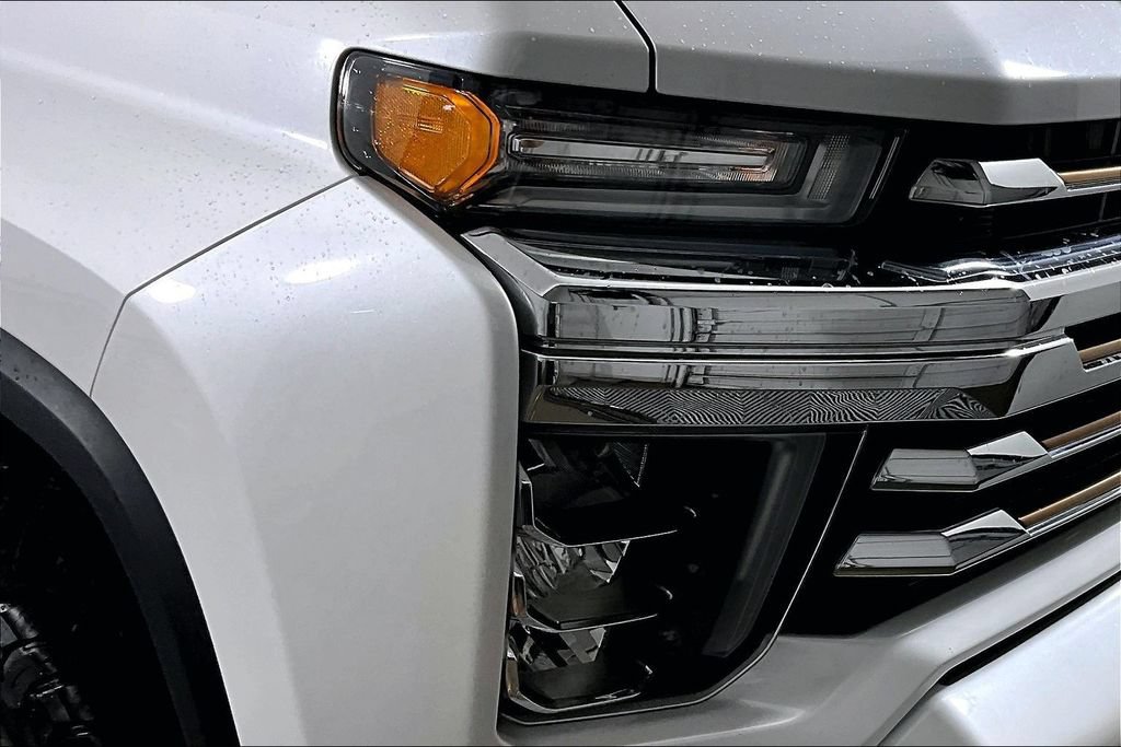 Used 2021 Chevrolet Silverado 3500 High Country AWD/4WD image 30