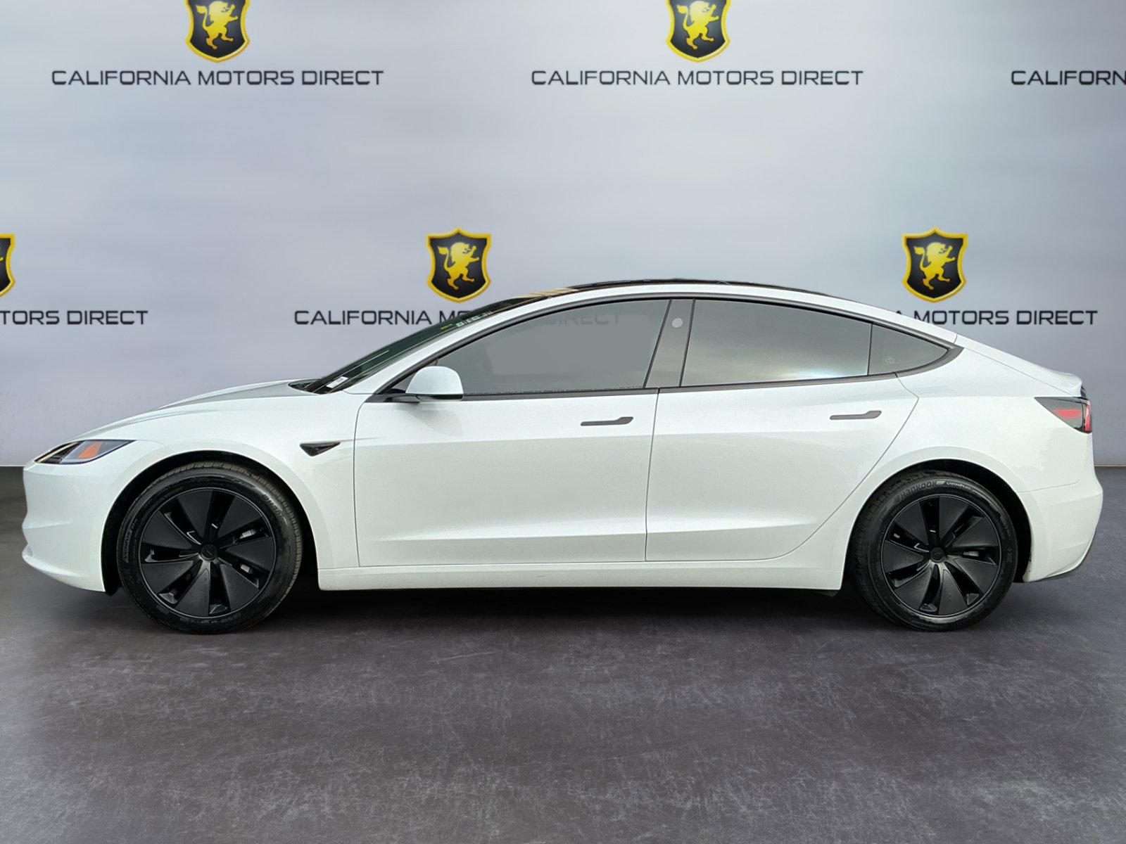 Used 2024 Tesla Model 3 Standard Range image 8