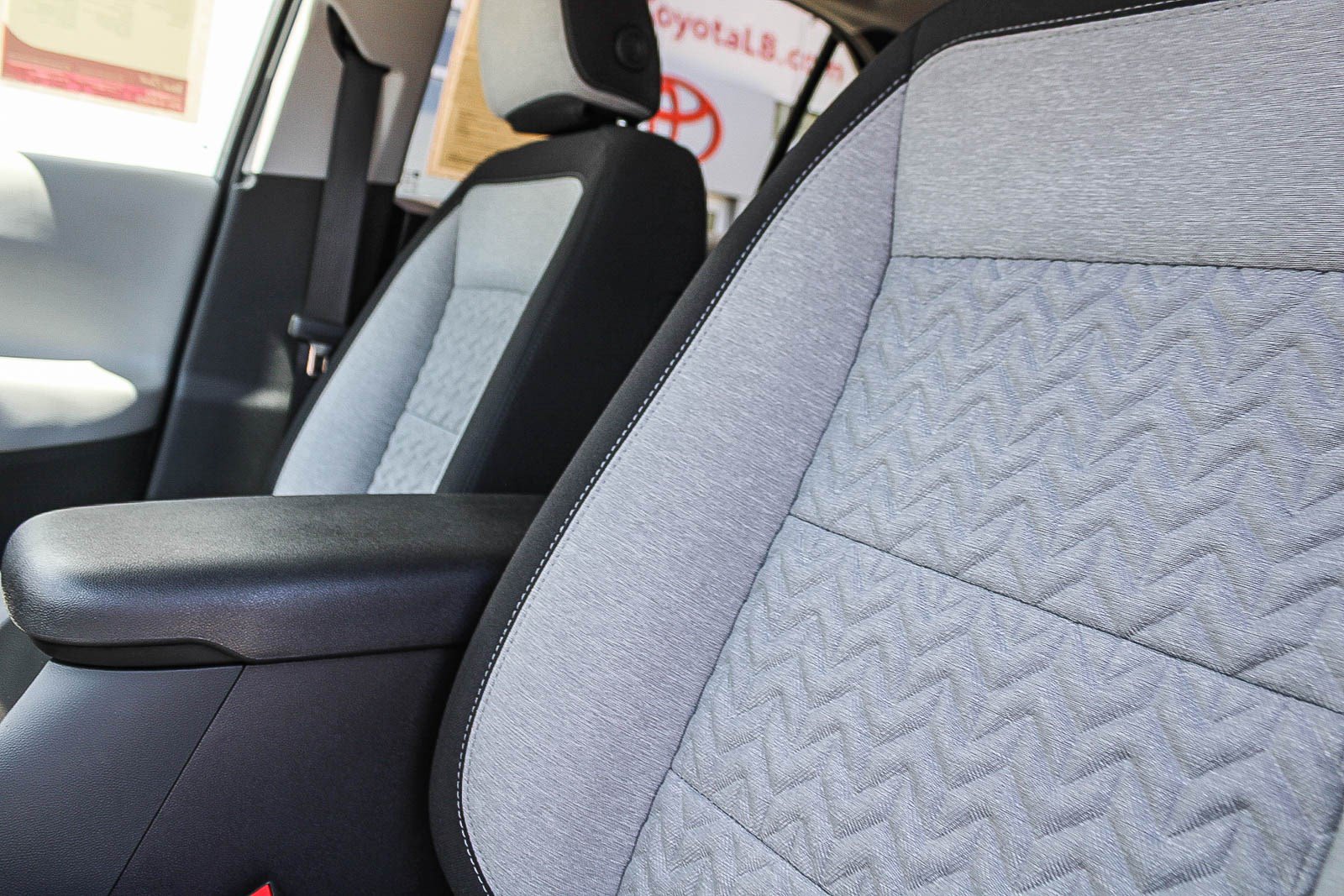Used 2024 Chevrolet Equinox LS w/ LS Convenience Package FWD image 25